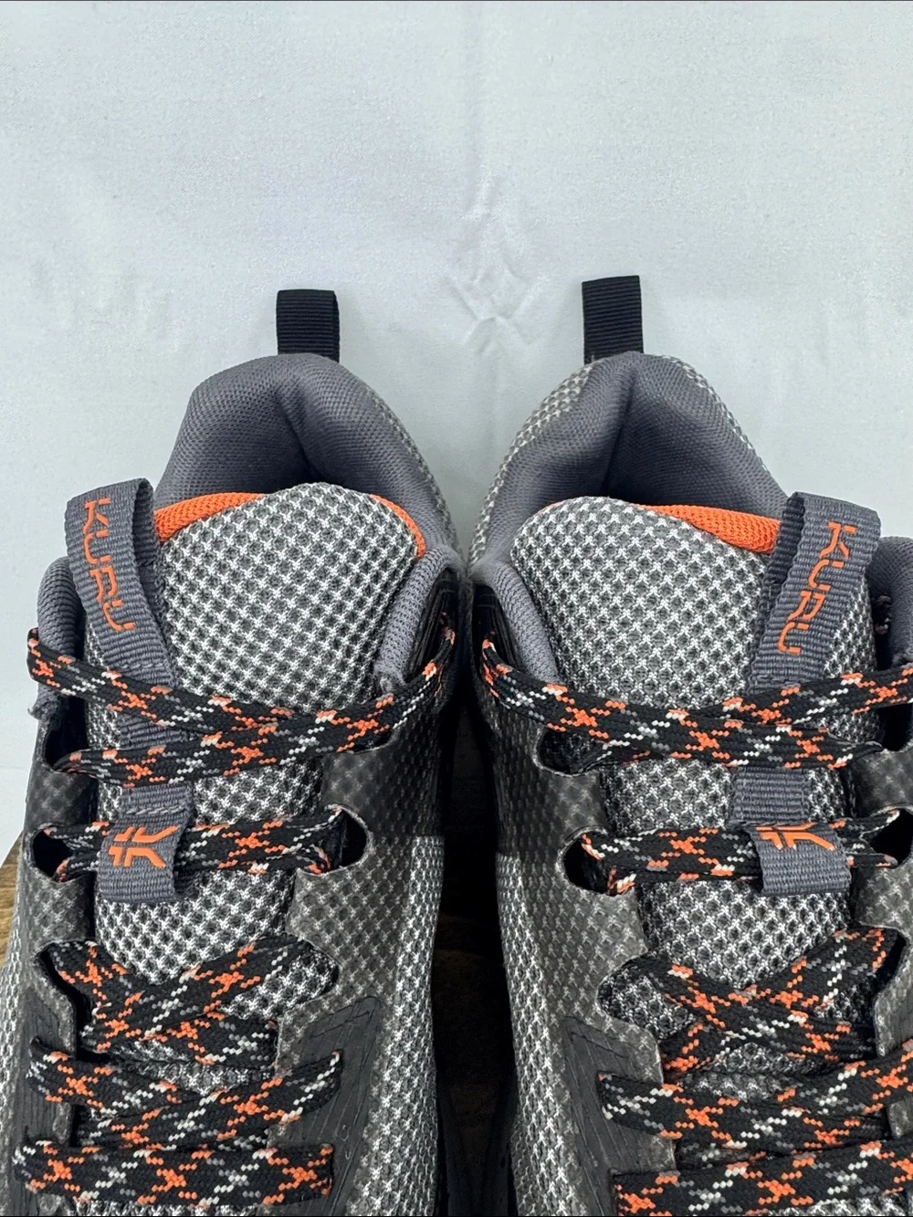 Kuru Mens Atom Trail Hiking, Trail Running Shoes in Gray w/ Orange, sz 8.5